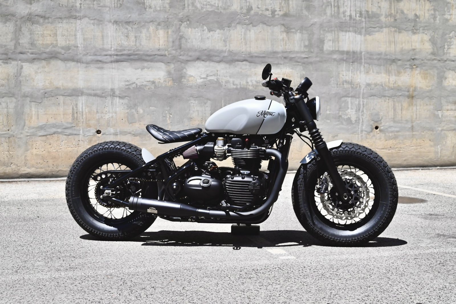 Triumph Bonneville Bobber custom Motone 11 Motorcycles