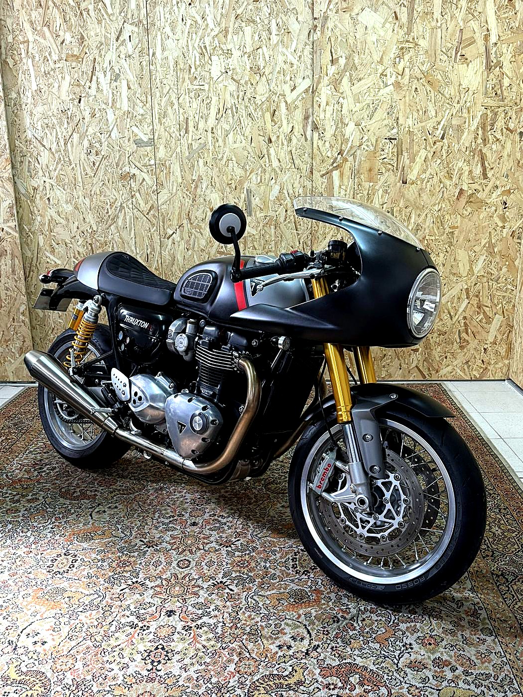 Triumph Thruxton R